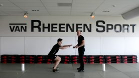 Van Rheenen Sport : WC-rollen workout met Stan en Berry