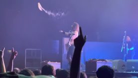 Airbourne – Live it up – live at GelreDome, Arnhem, Netherlands, 27-06-2022