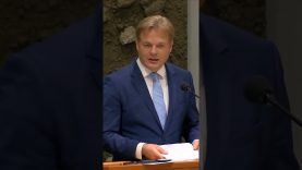 GENIAAL: Pieter Omtzigt krijgt applaus na inbreng Pensioen wet