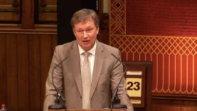 SGP-senator Van Dijk over vaccinatieplicht en de coronapas