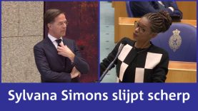 Sylvana Simons maakt het Mark Rutte wéér moeilijk