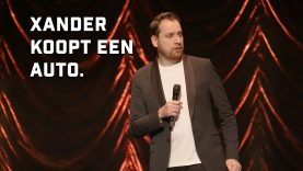 Xander De Rycke – Xander koopt een auto (Bekend & Bescheiden)