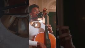 Mind-blowing Roxanne cover on cello by Ayanna Witter-Johnson – Concertgebouw Short