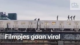 New Yorkse jongeren 'surfen' op rijdende metro