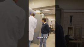 Plastic scheurt niet evenredig