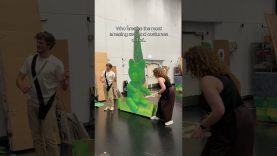 Everything is made of cardboard in Operetta Land | Dutch National Opera