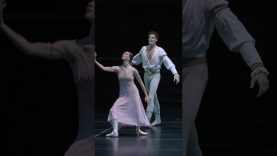 The iconic balcony pas de deux from Romeo and Juliet | Dutch National Ballet