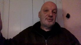 27 review : Oudejaarsconferance Pieter Derks 31-12-2024 (2024) – Eerlijk zijn